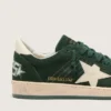Ball Star para mujer en gamuza verde con estrella de cuero blanco y lengüeta en el talón
