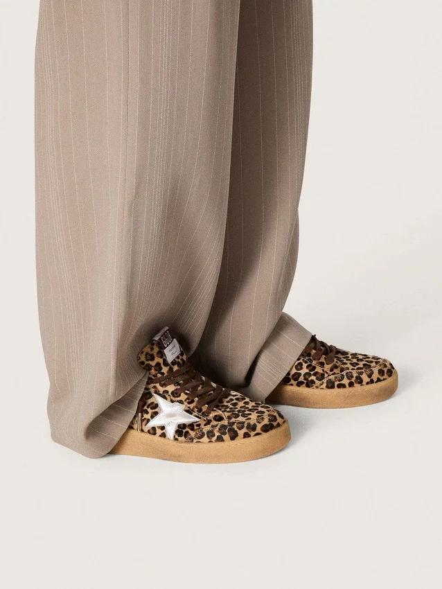 Ball Star para mujer en piel de potro con estampado de leopardo, estrella de cuero platino y lengüeta del talón de cuero blanco