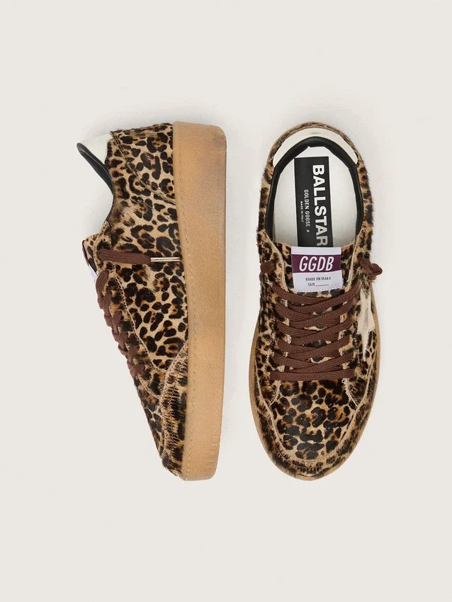 Ball Star para mujer en piel de potro con estampado de leopardo, estrella de cuero platino y lengüeta del talón de cuero blanco