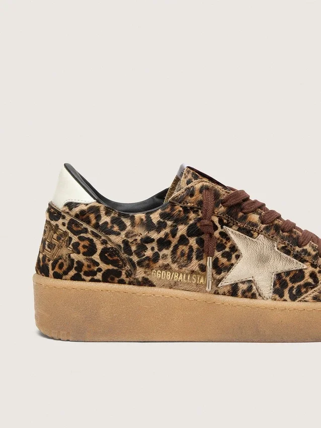 Ball Star para mujer en piel de potro con estampado de leopardo, estrella de cuero platino y lengüeta del talón de cuero blanco
