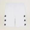 Bermudas blancas de estilo vintage para hombre con estrellas negras en contraste