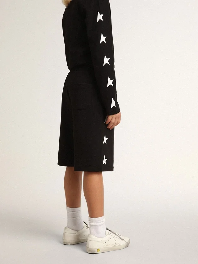 Bermudas negras para niños con estrellas blancas