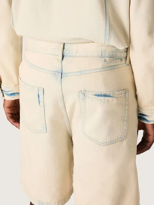 Bermudas para hombre en denim color arena claro