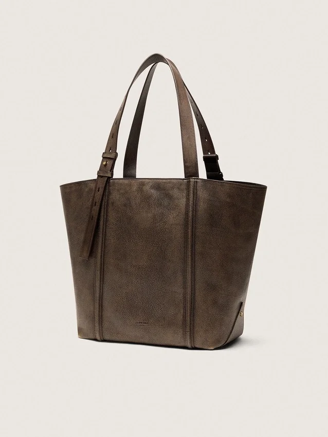 Bolso 24/7 East West en cuero marrón oscuro con efecto desgastado