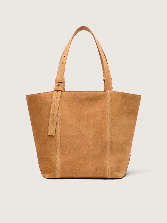 Bolso 24/7 East West en gamuza color camel con flecos