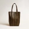 Bolso 24/7 North South en cuero negro envejecido con asas ajustables