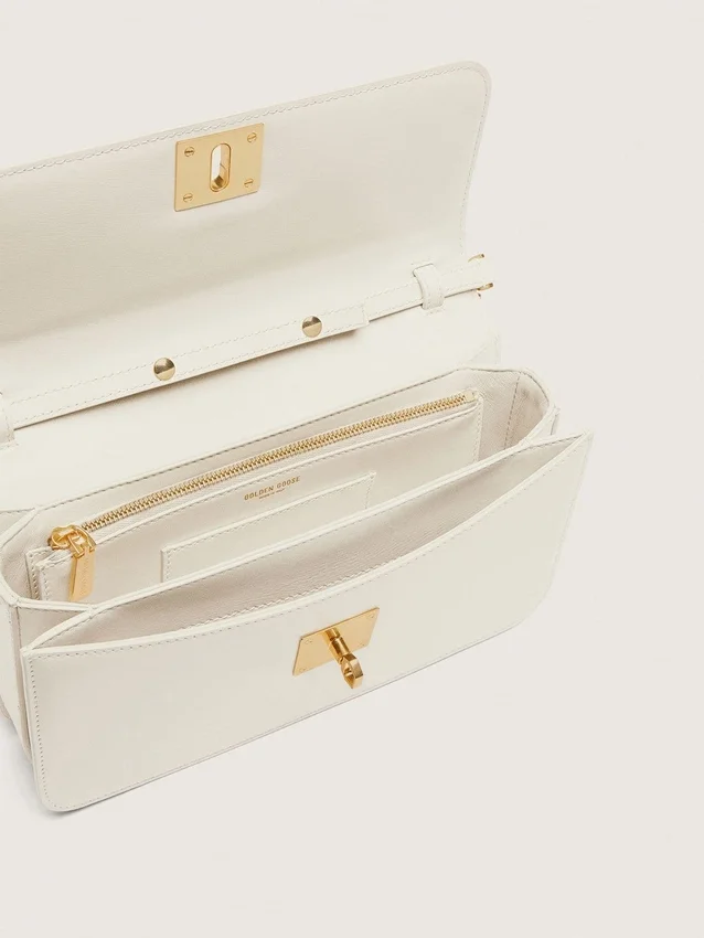 Bolso Gioia en cuero repujado color mantequilla con detalles dorados