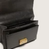 Bolso Venezia en cuero envejecido negro con detalles dorados