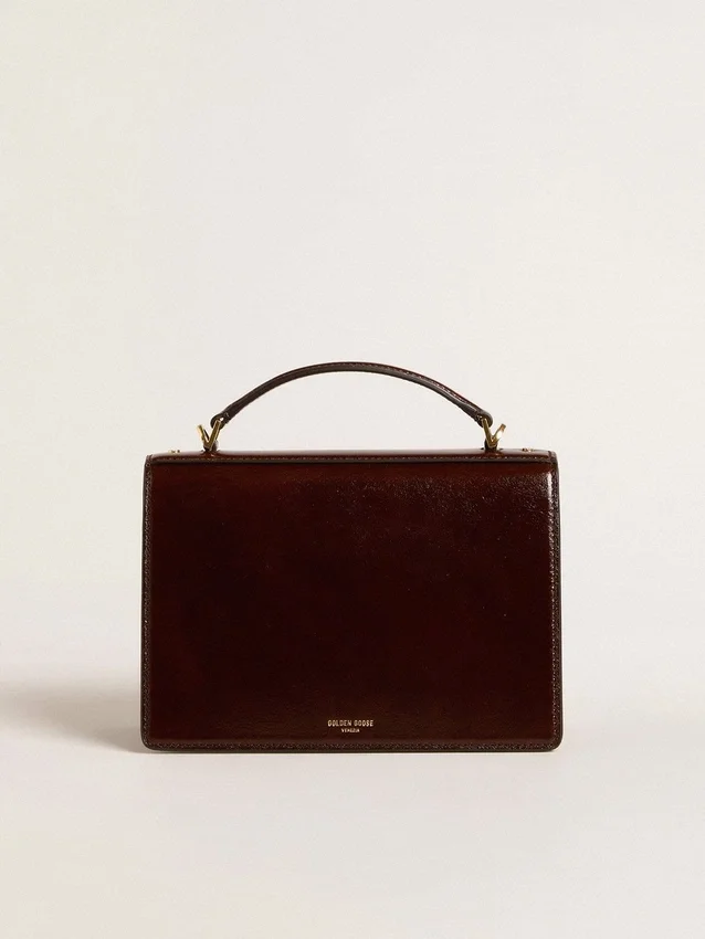 Bolso Venezia en cuero laminado color marrón oscuro con detalles dorados