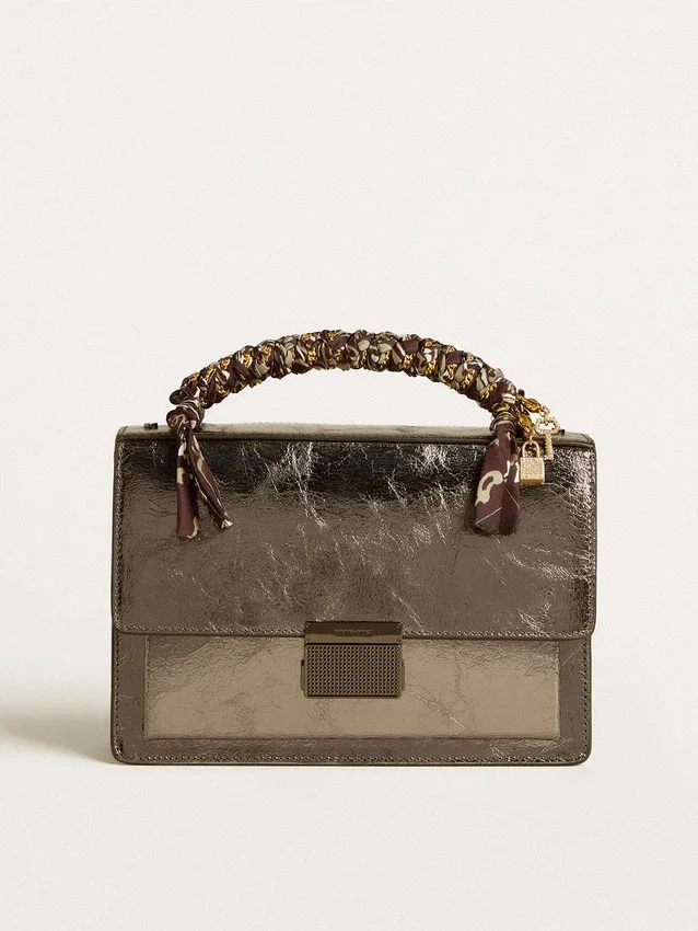 Bolso Venezia en cuero metalizado gris antracita con detalles en negro
