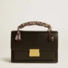 Bolso Venezia en cuero negro con estampado de tableros y pañuelo multicolor