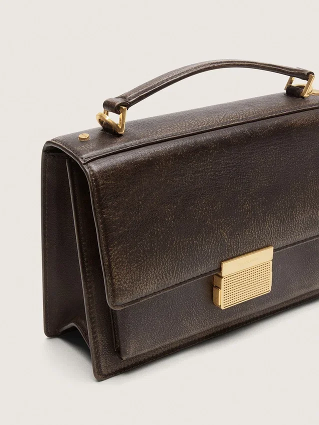 Bolso Venezia en cuero vintage marrón oscuro con relieve y detalles dorados