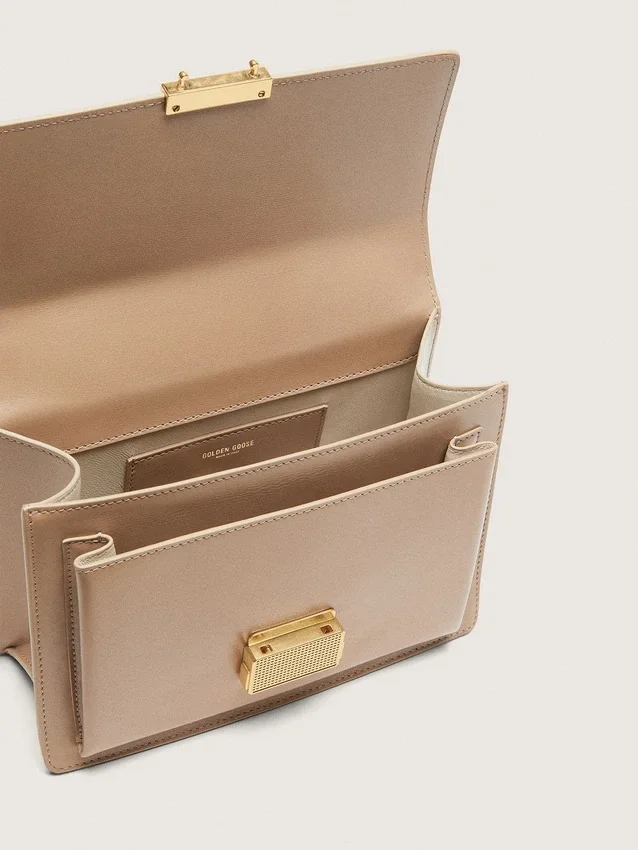 Bolso Venezia en piel beige con detalles dorados