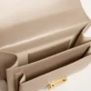 Bolso Venezia en piel beige con detalles dorados