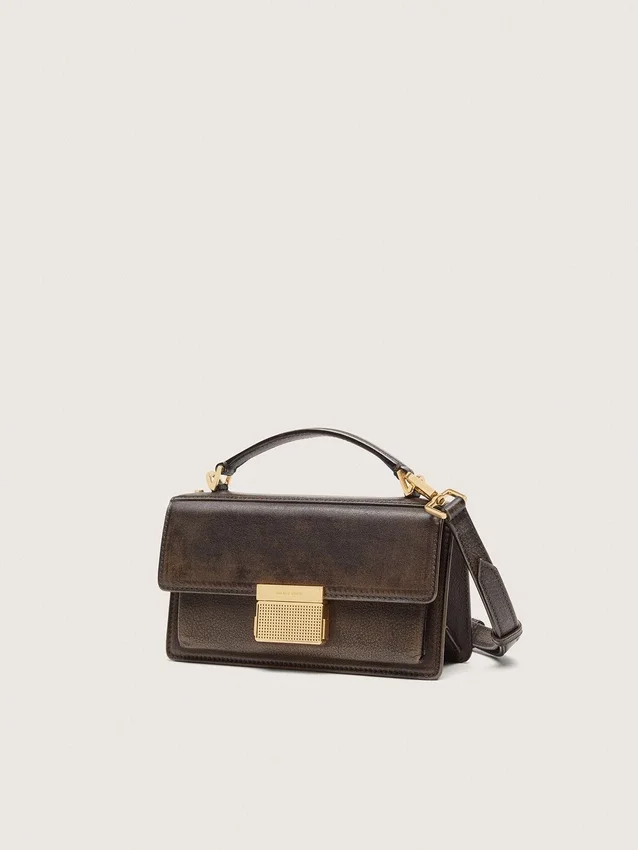 Bolso Venezia pequeño en cuero marrón oscuro con hebilla dorada