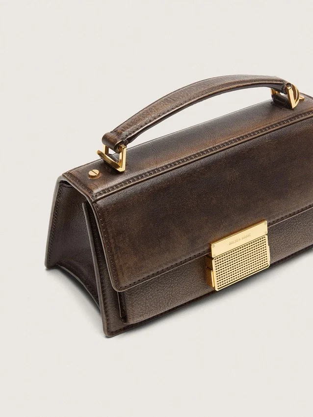 Bolso Venezia pequeño en cuero marrón oscuro con hebilla dorada