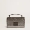 Bolso Venezia pequeño en cuero metalizado gris antracita con detalles en negro