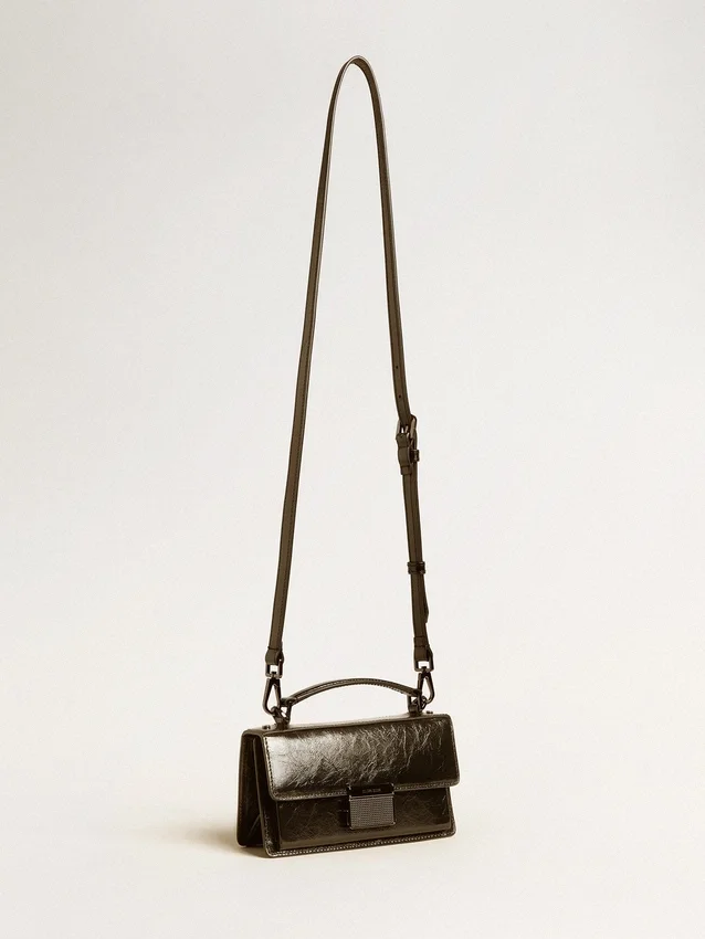 Bolso Venezia pequeño en cuero negro metalizado con detalles en negro