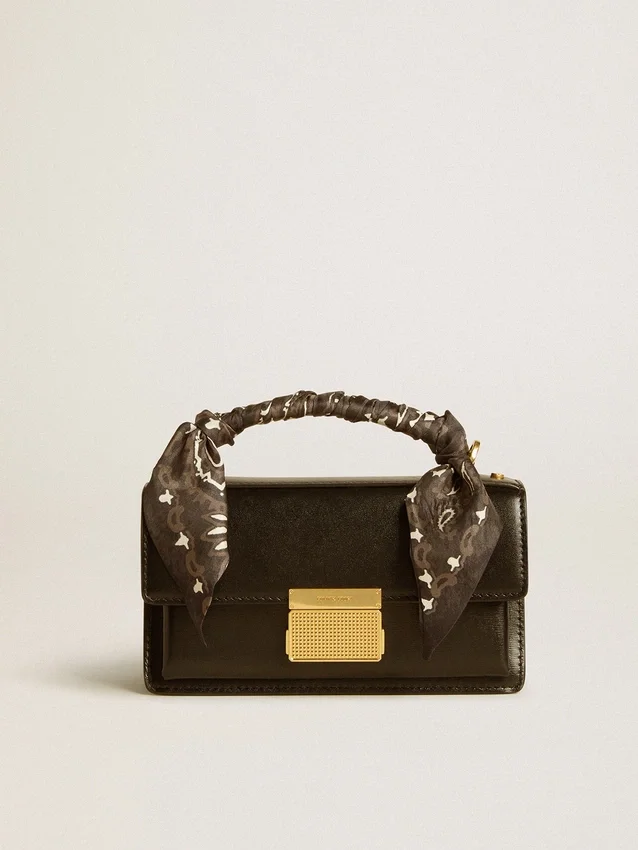 Bolso Venezia pequeño en cuero negro repujado con pañuelo de seda