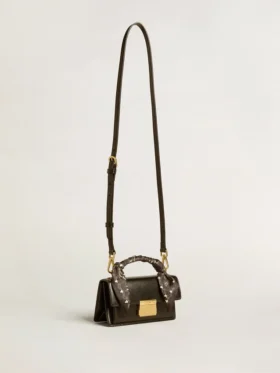 Bolso Venezia pequeño en cuero negro repujado con pañuelo de seda