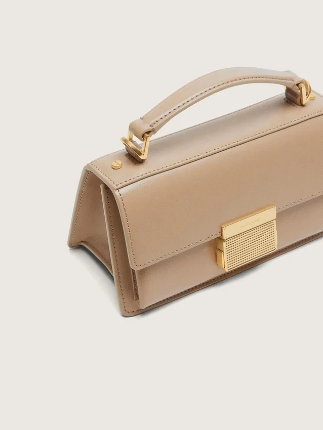 Bolso Venezia pequeño en piel beige con detalles dorados