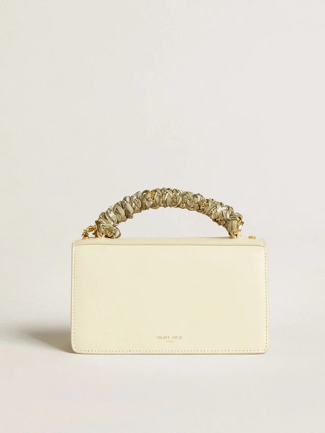 Bolso Venezia pequeño en piel repujada color mantequilla con bufanda trenzada y doble dije