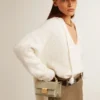 Bolso Venezia pequeño en piel repujada gris mineral con detalles dorados