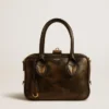 Bolso Vita en cuero envejecido negro con detalles dorados