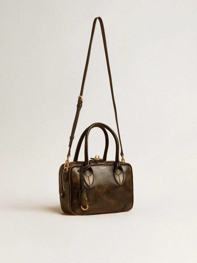 Bolso Vita en cuero envejecido negro con detalles dorados