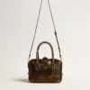 Bolso Vita en cuero envejecido negro con detalles dorados