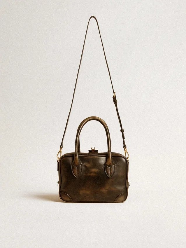Bolso Vita en cuero envejecido negro con detalles dorados