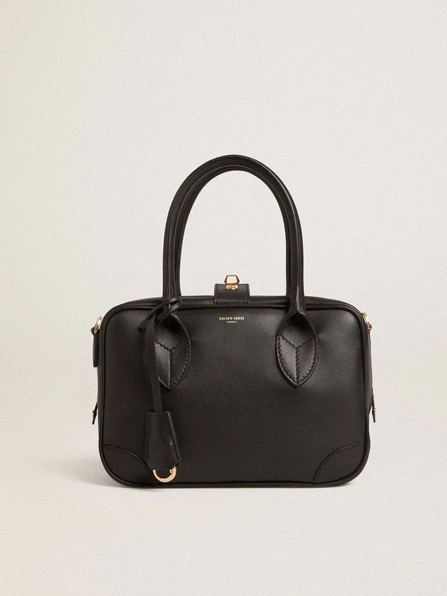 Bolso Vita en cuero liso negro con detalles dorados
