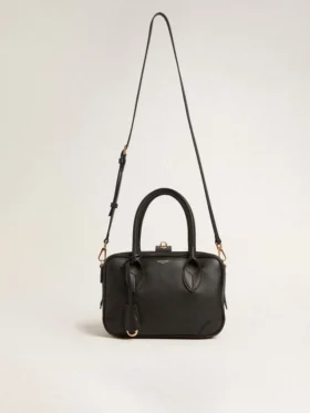 Bolso Vita en cuero liso negro con detalles dorados