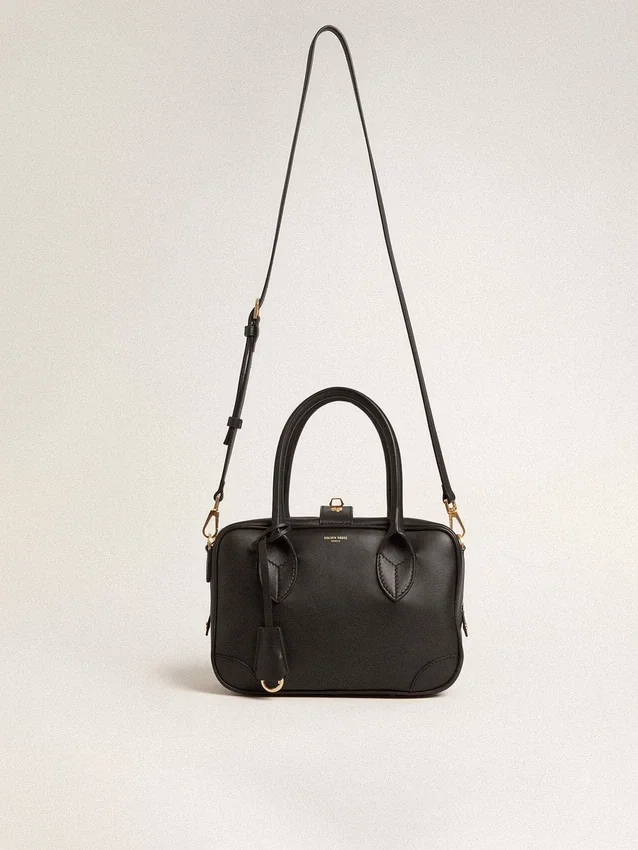 Bolso Vita en cuero liso negro con detalles dorados