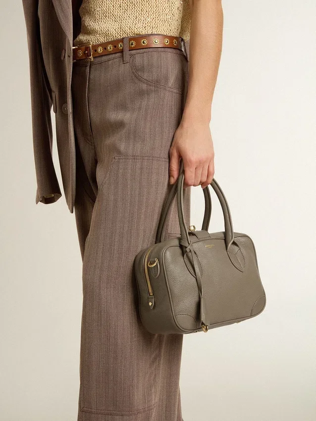 Bolso Vita en piel verde salvia con detalles dorados