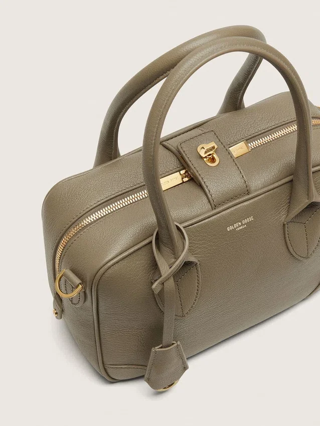 Bolso Vita en piel verde salvia con detalles dorados