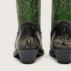 Botas altas Wish Star para mujer en cuero negro con pierna de cuero verde y bordados blancos