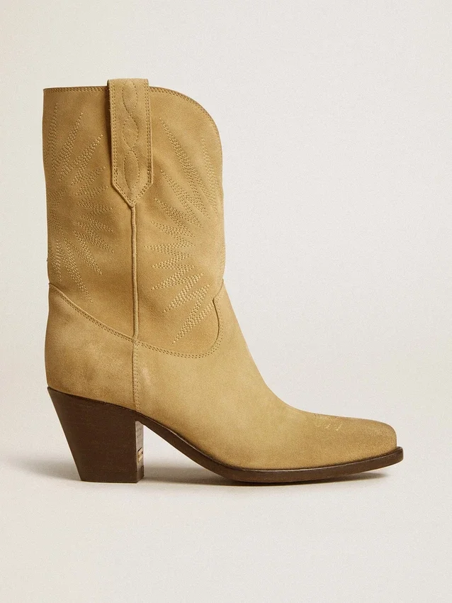 Botas bajas Wish Star en gamuza encerada color arena con estrella bordada
