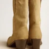 Botas bajas Wish Star en gamuza encerada color arena con estrella bordada