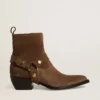 Botas Debbie de caña baja en gamuza gris paloma con hebilla extraíble