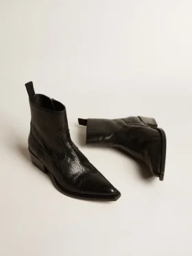 Botas Debbie de caña baja en piel negra con estampado de serpiente