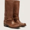 Botas moteras altas para mujer en cuero marrón con correa y hebilla color oro antiguo