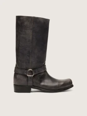 Botas moteras altas para mujer en cuero negro con correa y hebilla plateada