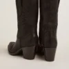 Botas Wish Star de caña baja en cuero negro con estrella incrustada tono sobre tono
