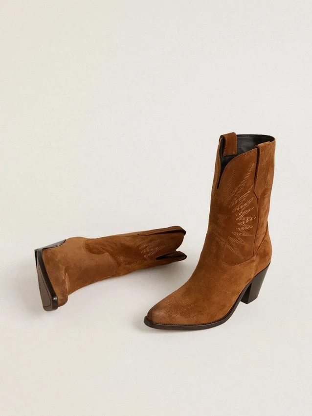 Botas Wish Star de caña baja en gamuza color coñac con estrella bordada tono sobre tono
