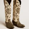 Botas Wish Star en cuero blanco y negro con incrustaciones de rosas y estrellas