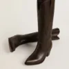 Botas Wish Star en cuero marrón oscuro con estrella bordada tono sobre tono