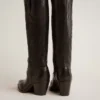Botas Wish Star para mujer en cuero negro con estrella bordada