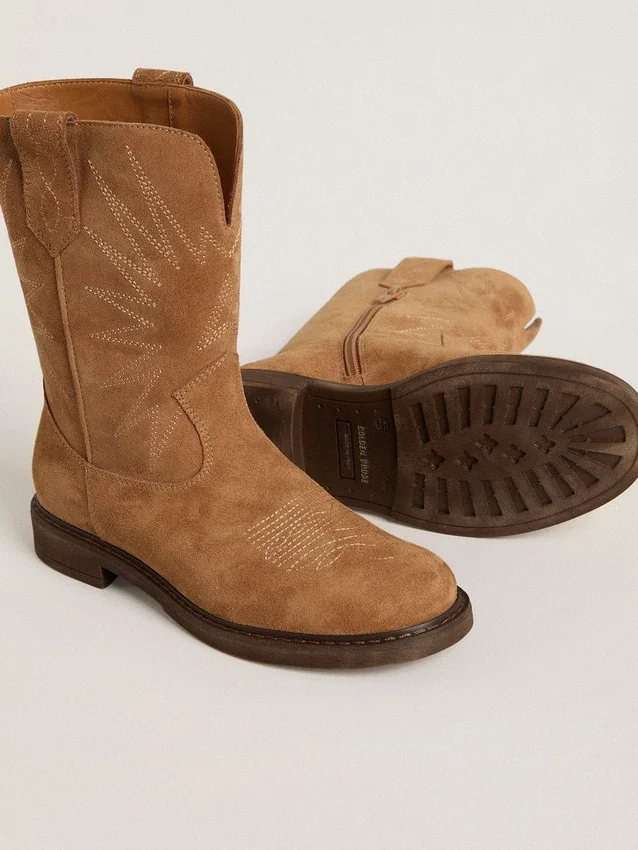 Botas Wish Teen en gamuza color camel con bordado de estrellas