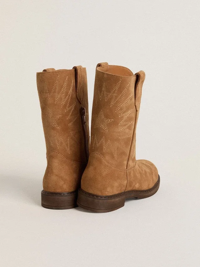Botas Wish Teen en gamuza color camel con bordado de estrellas